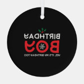 誕生日ボーイ – クリスマス誕生日 ガラスオーナメント (裏面)