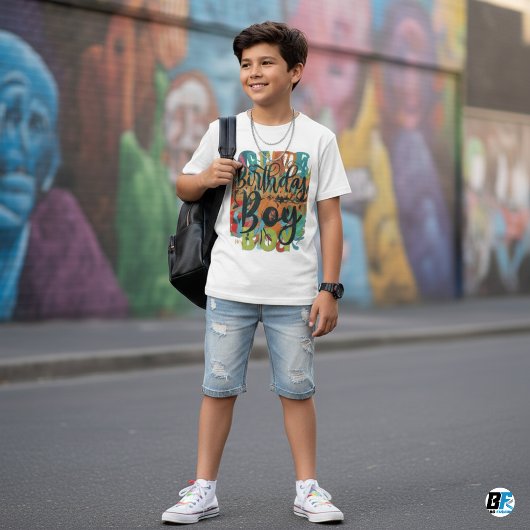 誕生日ボーイ – 複数文字デザイン Tシャツ