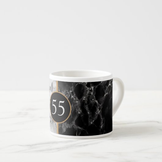 誕生日マグ白黒大理石 – あなたの年齢 エスプレッソカップ (正面右)