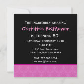 誕生日モダンのピンクと黒の花の星模様 招待状 (裏面)