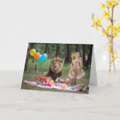 誕生日ライオンの背景のカスタム写真 カード (黄色い花)
