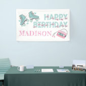 誕生日ローパーソナライズされたラスケートで滑るパステル 横断幕 (トレードショー)