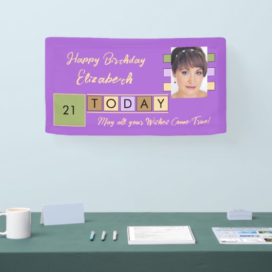 誕生日任意の年齢を追加する写真名パープルパーティー 横断幕 (トレードショー)