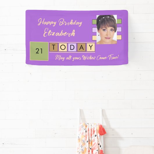 誕生日任意の年齢を追加する写真名パープルパーティー 横断幕 (インサイチュ)