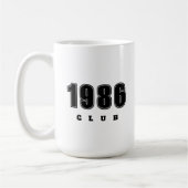 誕生日任意の年、カスタムブラックシンプルタイポグラフィ コーヒーマグカップ (左)