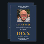 誕生日写真テンプレートシエレガントックブルー金ゴールド 招待状<br><div class="desc">彼らの祝誕生日パーティーには理想的な誕生日の招待状がある。デザインはシンプルまだエレガントある。提供さカスタマイズれたテンプレートを使用して、この誕生日の招待カードの前後に写真プラス文字を簡単に。カード、パーティー用品、ギフトの設定基準範囲の一部。</div>