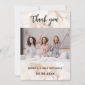 誕生日写真白色フローラサンキューカード 招待状 (正面)