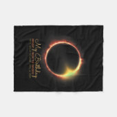 誕生日太陽のEclipse 2024年4月8日Total Eclipse フリースブランケット (正面(横))