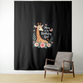 誕生日娘のキリン・ママとおそろいの家族L タペストリー (インサイチュ)