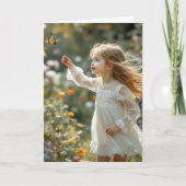 誕生日小さな女の子(昆虫)オオカバマダラ、モナーク蝶を追う カード (正面)