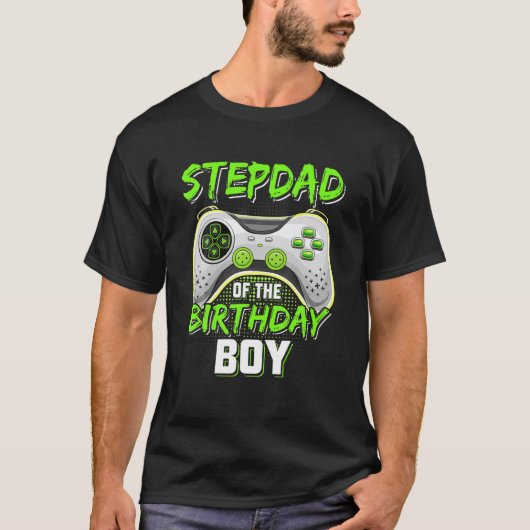誕生日少年のかわいいビデオゲーマーの試合の義理 Tシャツ (正面)