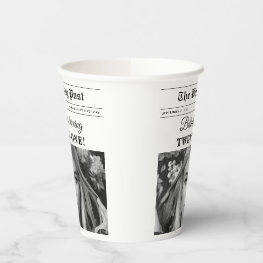 誕生日新聞おもしろいモノクロ写真 紙コップ (左)