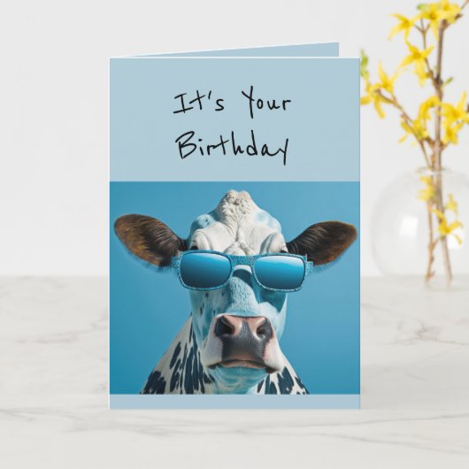 誕生日牛の黄金色の動物のおもしろいユーモア カード (黄色い花)