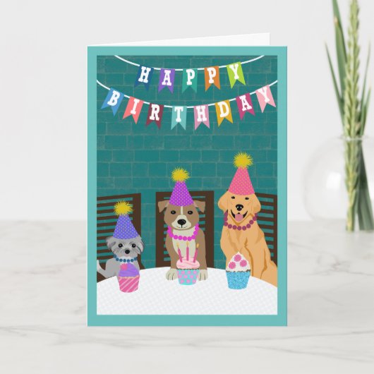 誕生日犬がテーブルに座祝る カード (正面)