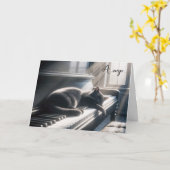 誕生日猫がピアノで昼寝をする鍵 カード (黄色い花)