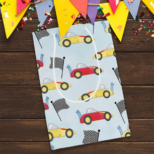 誕生日男のお洒落子レースカーかわいいパターン ミディアムペーパーバッグ