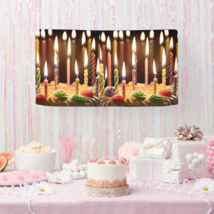 誕生日白熱［赤熱］光を放つの蝋燭をお誕生日ケーキに 横断幕
