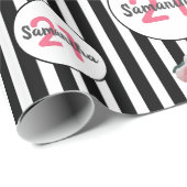 誕生日白黒ストライプピンクグリッターフローラ ラッピングペーパー (ロールコーナー)