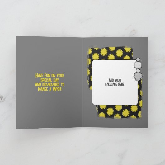 誕生日素晴らし兄弟の法写真灰色の黄色 カード (内部)