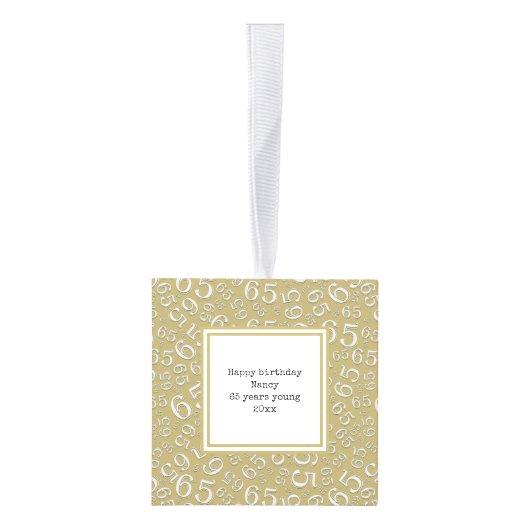 誕生日65の記念品-金ゴールドか白い数パターン キューブオーナメント (右)