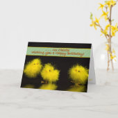 誕生日、ユーモア、ひよこからひよこ、黄/黒 カード (黄色い花)