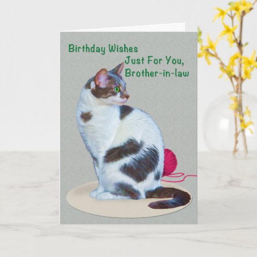 誕生日、義理の兄弟、緑色の目の猫カード カード (黄色い花)