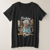 誕生日 | Old Ladyがビールとショットを飲む プラスサイズTシャツ (デザイン正面)