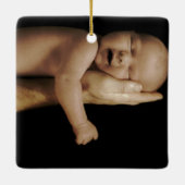 誕生統計ヒップスターベビーガールレトロリールレディ セラミックオーナメント (裏面)