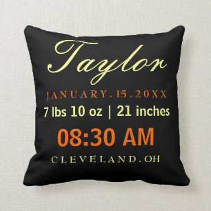 誕生Statsのタイポグラフィの黒の黄色及びオレンジ クッション