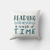読は決して時間の無駄ではない クッション (裏面)