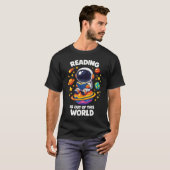 読書はこの世界を離れて Tシャツ (正面フル)