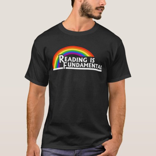 読書は基本です Tシャツ (正面)