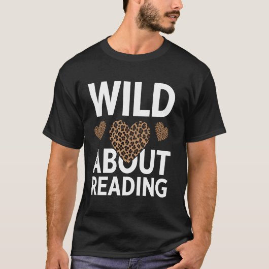 読書大好き - ヒョウ柄ハートデザイン Tシャツ (正面)