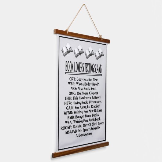 読書好きメールや文字を打つスラング黒い文字 吊り下げ型タペストリー (傾斜あり)