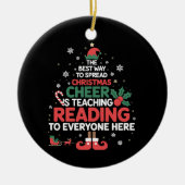 読書教師クリスマスエルフ クリスマスの歓声 セラミックオーナメント (正面)
