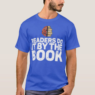 読者は本を使って書誌を読む Tシャツ