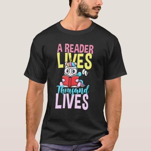 読者は本を読むのに千人の命を惜しまぬ Tシャツ (正面)