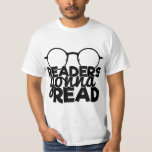 読者読の読ことわざおもしろいワーム Tシャツ<br><div class="desc">眼鏡クール付きのタイポグラフィの男性のTシャツと読引用文の読:「読者は行く」。</div>