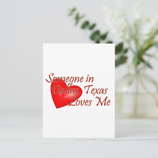 誰かがテキサス州のダラスで私を愛している ポストカード (スタンド正面)