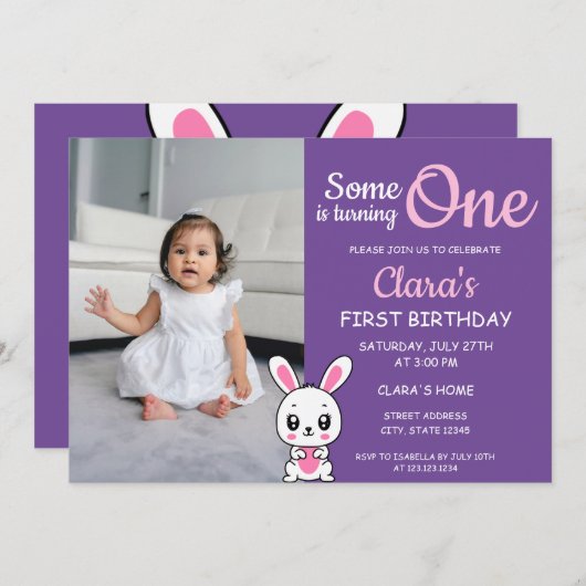 誰かが一枚の紫色の写真を1歳の誕生日に向けている 招待状 (正面/裏面)