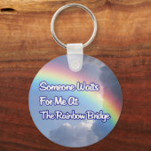 誰かが虹の橋の犬の猫で私を待つ キーホルダー (正面)