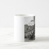 誰かTech Support Train Lavkと呼ぶ コーヒーマグカップ (中央)