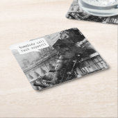 誰かTech Support Train Lavkと呼ぶ スクエアペーパーコースター (アングル)