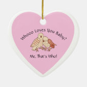 誰があなたを愛しているベビー?フクロウ赤ちゃんシャワーバレンタイン セラミックオーナメント (裏面)