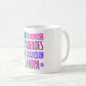 誰がスーパーヒーローを必要としているおじいちゃんがいる コーヒーマグカップ (正面右)