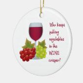 誰がワインのクリスパーに野菜を入れた?おもしろい セラミックオーナメント (左)