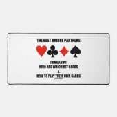 誰が最高のどの鍵を持って考えいるか関してパートナーと連絡を取る デスクマット (正面)