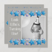 誰が1歳になるかを見る、ファースト誕生日招待状 招待状 (正面/裏面)