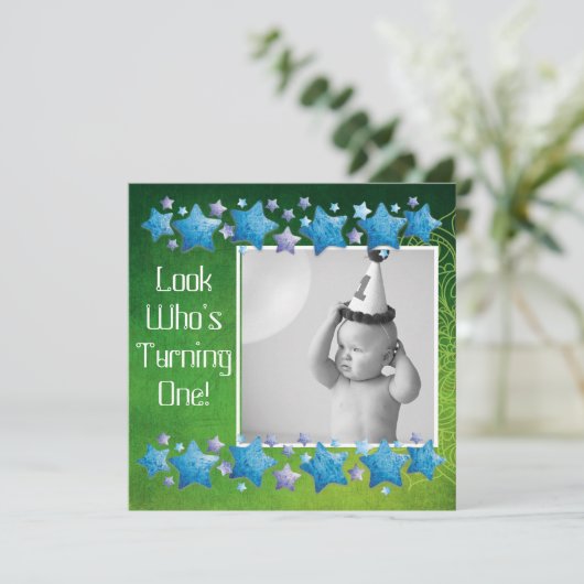 誰が1歳になるかを見る、ファースト誕生日招待状 招待状 (スタンド正面)