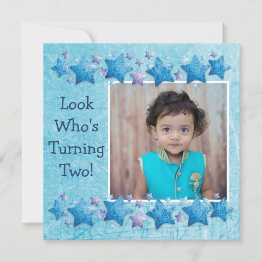 誰が2歳になるの?初めての誕生日招待状 招待状 (正面)